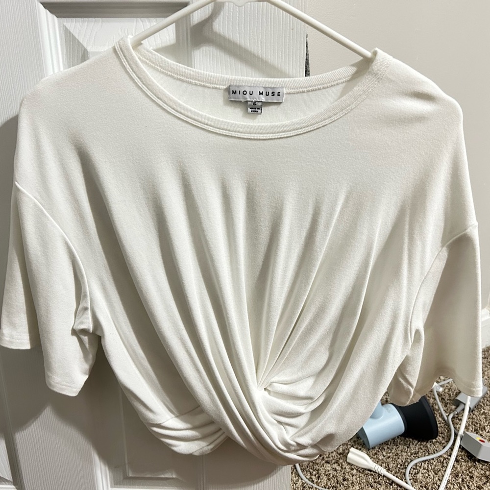 Cropped front knot top- only worn once